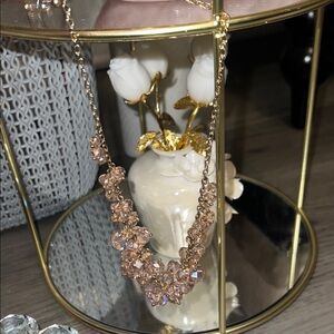 Elegant Gold and Pink Crystal Necklace